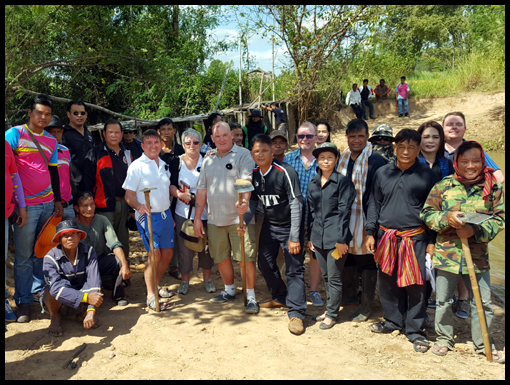 A farewell picture of the group and the villagers before we leave to return to the village.